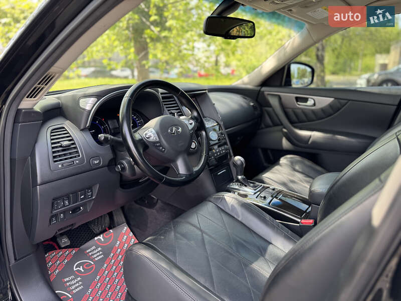 Позашляховик / Кросовер Infiniti QX70 2015 в Києві