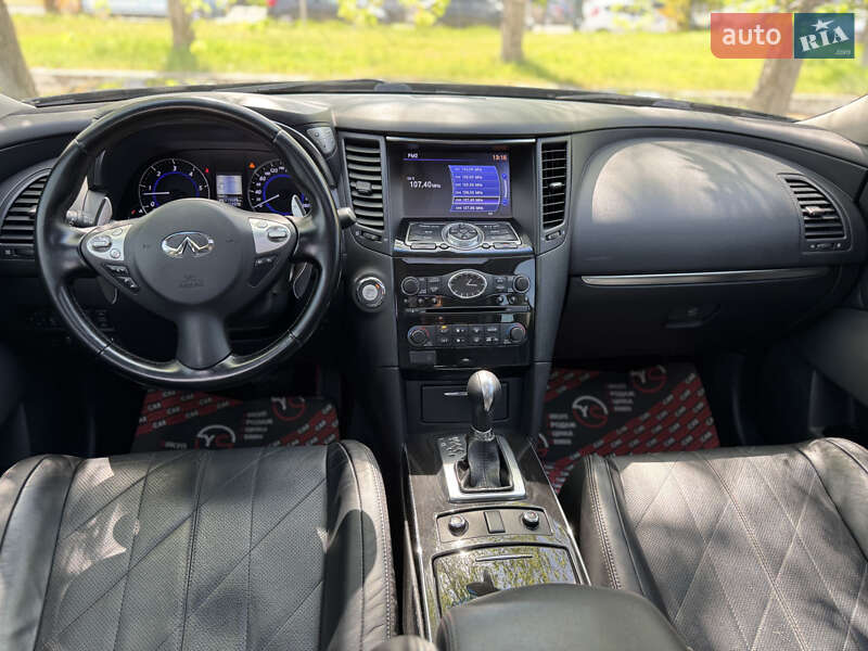 Позашляховик / Кросовер Infiniti QX70 2015 в Києві