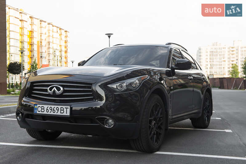 Внедорожник / Кроссовер Infiniti QX70 2015 в Чернигове