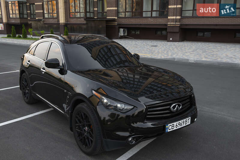 Внедорожник / Кроссовер Infiniti QX70 2015 в Чернигове