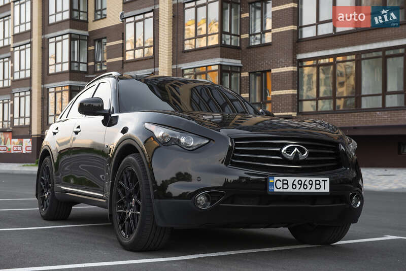 Внедорожник / Кроссовер Infiniti QX70 2015 в Чернигове