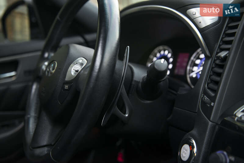 Внедорожник / Кроссовер Infiniti QX70 2015 в Чернигове