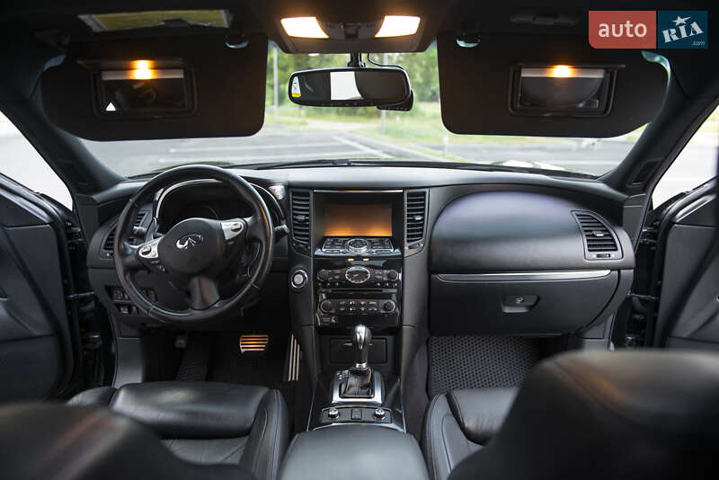 Внедорожник / Кроссовер Infiniti QX70 2015 в Чернигове