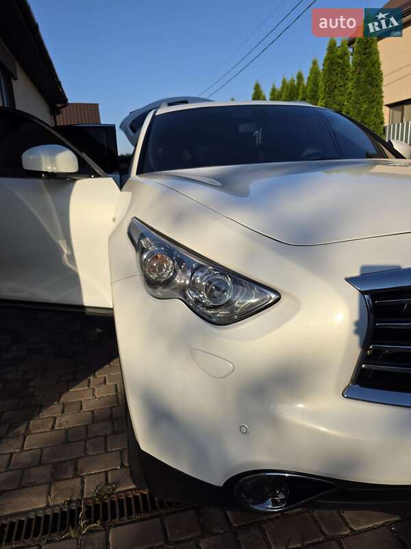 Внедорожник / Кроссовер Infiniti QX70 2014 в Виннице