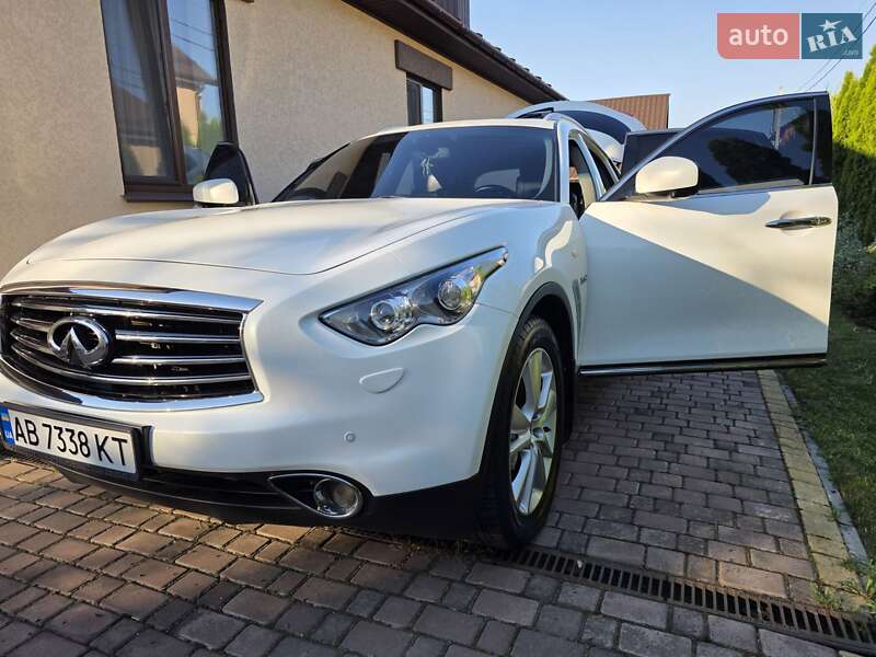 Внедорожник / Кроссовер Infiniti QX70 2014 в Виннице