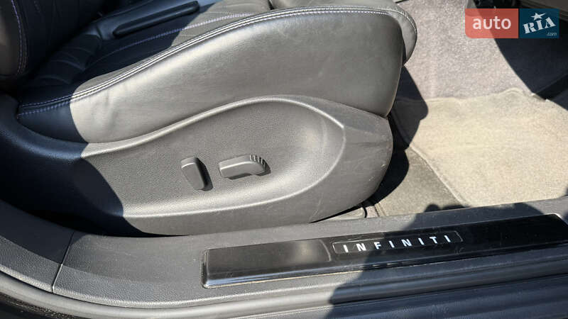 Внедорожник / Кроссовер Infiniti QX70 2017 в Кропивницком