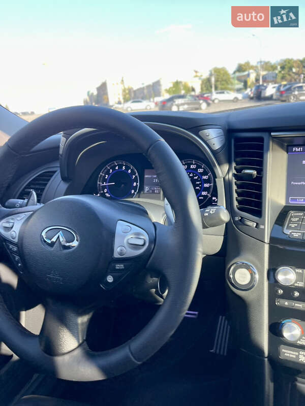 Внедорожник / Кроссовер Infiniti QX70 2013 в Харькове