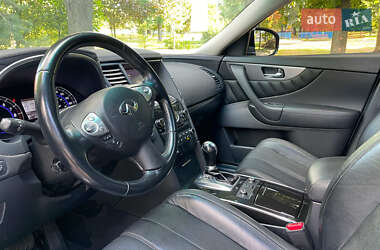 Внедорожник / Кроссовер Infiniti QX70 2014 в 