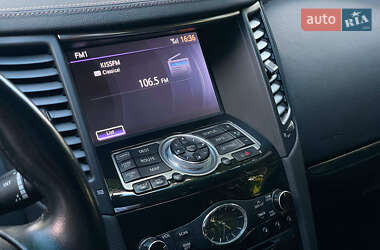 Внедорожник / Кроссовер Infiniti QX70 2014 в 