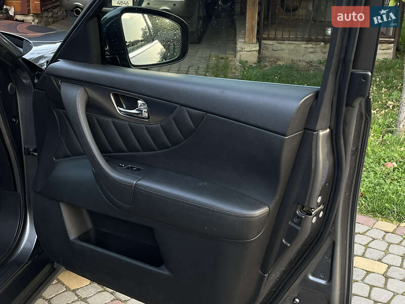 Внедорожник / Кроссовер Infiniti QX70 2017 в Коломые фото 23 Внедорожник / Кроссовер Infiniti QX70 2017 в Коломые