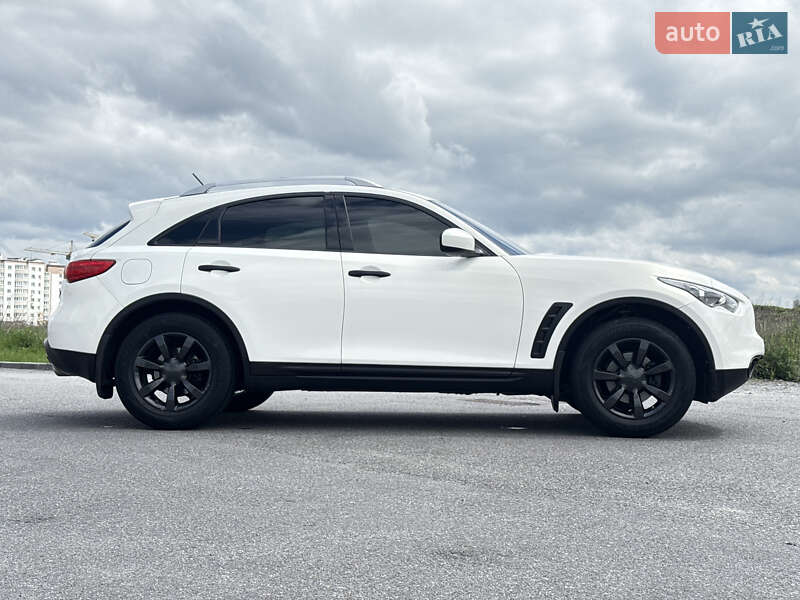 Внедорожник / Кроссовер Infiniti QX70 2016 в Виннице