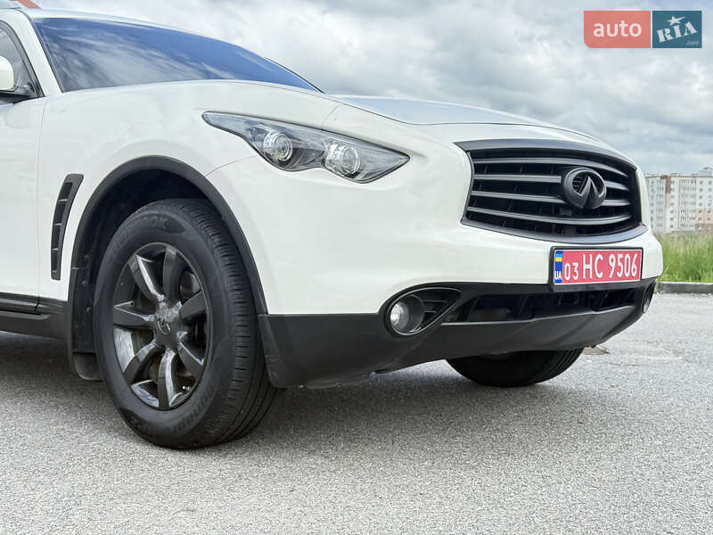 Внедорожник / Кроссовер Infiniti QX70 2016 в Виннице