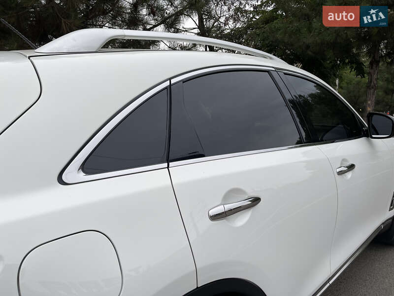 Внедорожник / Кроссовер Infiniti QX70 2015 в Одессе
