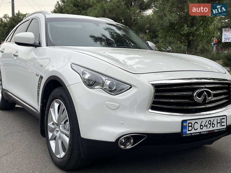 Внедорожник / Кроссовер Infiniti QX70 2015 в Одессе
