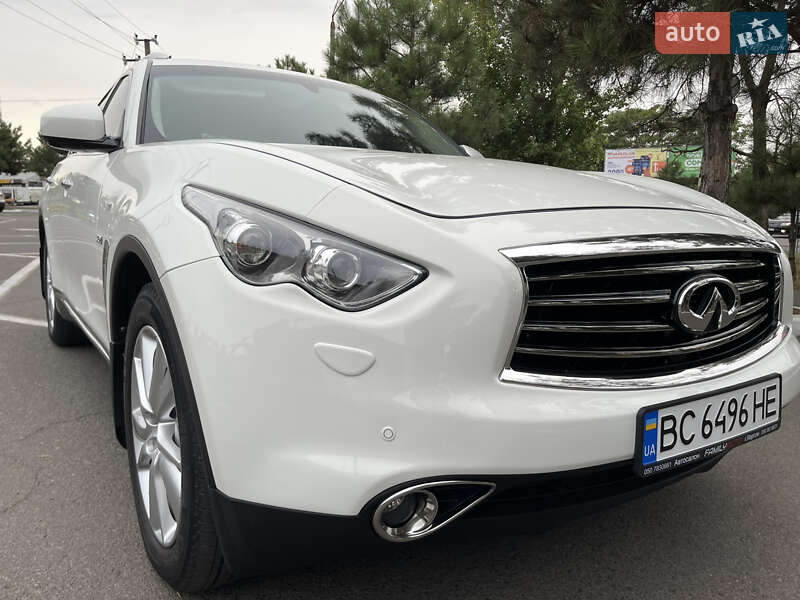 Внедорожник / Кроссовер Infiniti QX70 2015 в Одессе