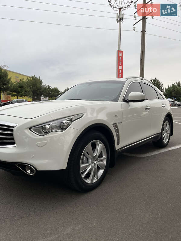 Внедорожник / Кроссовер Infiniti QX70 2015 в Одессе