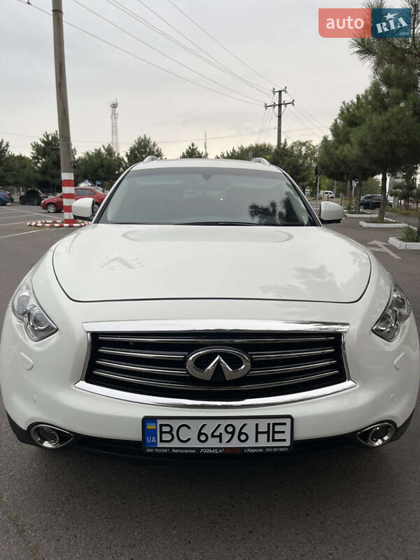 Внедорожник / Кроссовер Infiniti QX70 2015 в Одессе