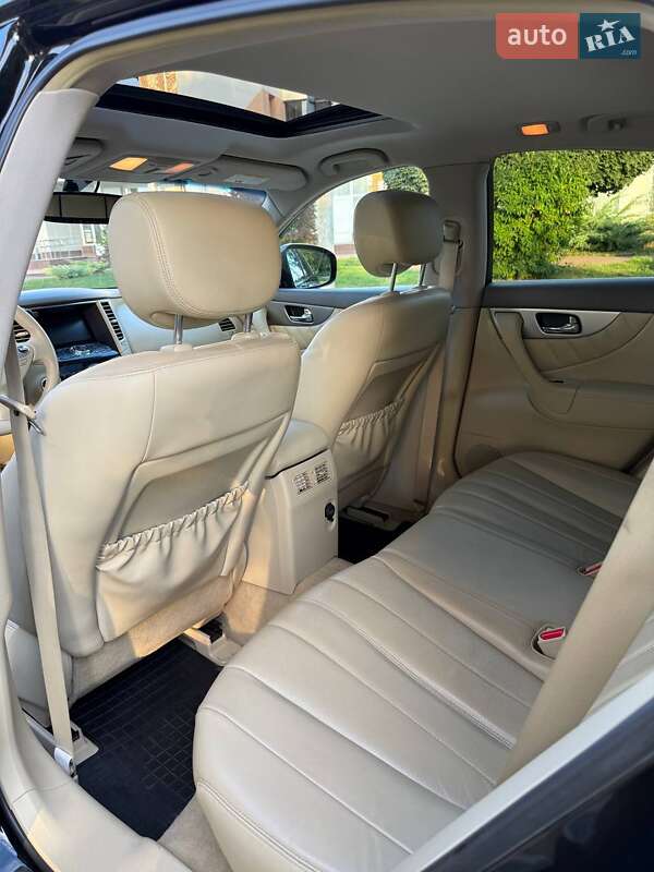 Внедорожник / Кроссовер Infiniti QX70 2016 в Киеве