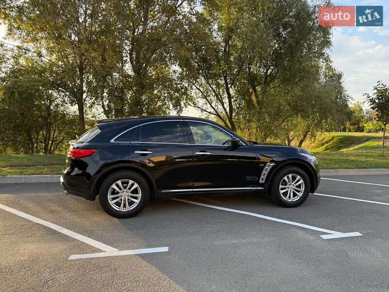 Внедорожник / Кроссовер Infiniti QX70 2016 в Киеве