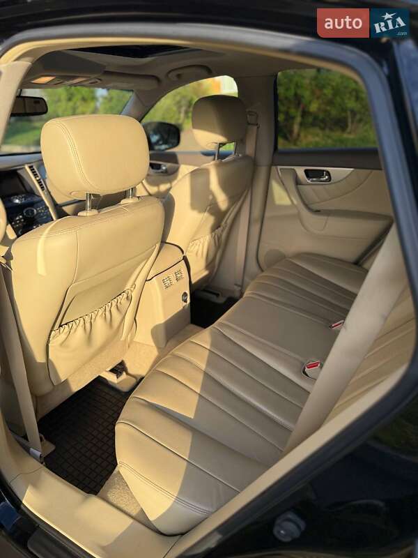 Внедорожник / Кроссовер Infiniti QX70 2016 в Киеве