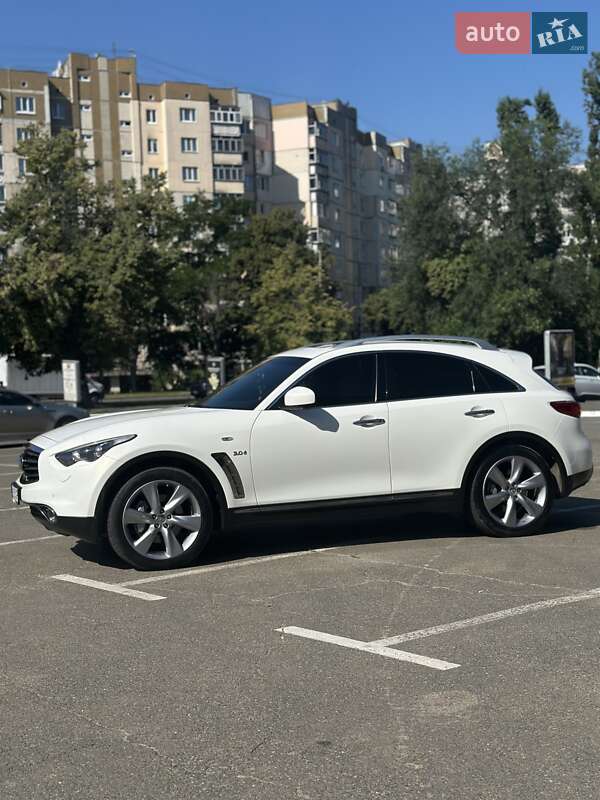 Внедорожник / Кроссовер Infiniti QX70 2014 в Броварах