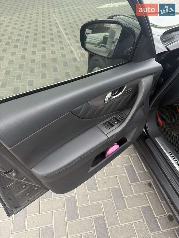 Внедорожник / Кроссовер Infiniti QX70 2016 в Харькове