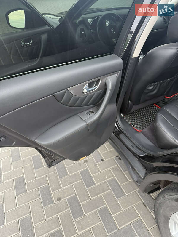 Внедорожник / Кроссовер Infiniti QX70 2016 в Харькове