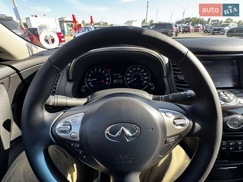 Внедорожник / Кроссовер Infiniti QX70 2013 в Киеве фото 53 Внедорожник / Кроссовер Infiniti QX70 2013 в Киеве
