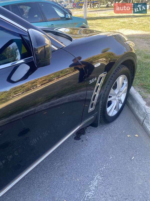 Позашляховик / Кросовер Infiniti QX70 2013 в Дніпрі