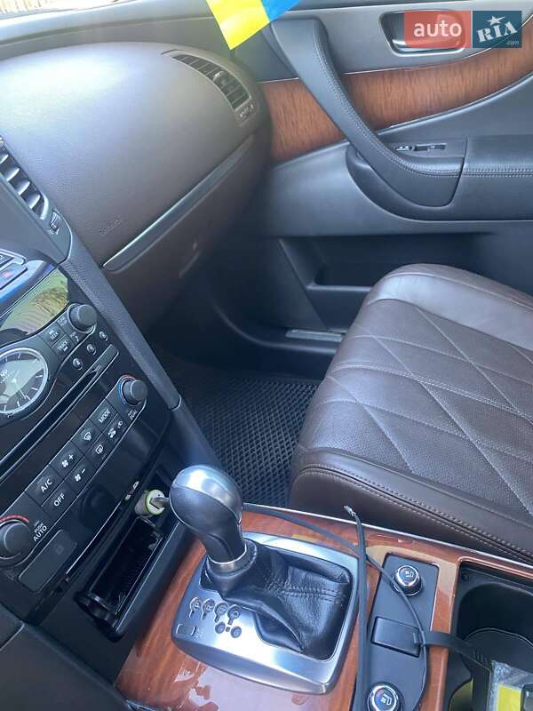 Позашляховик / Кросовер Infiniti QX70 2013 в Дніпрі