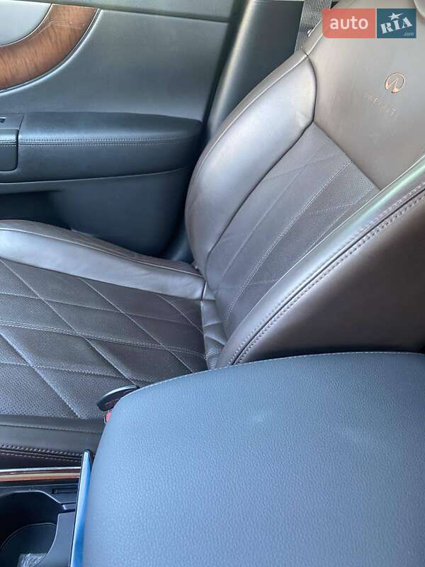 Позашляховик / Кросовер Infiniti QX70 2013 в Дніпрі