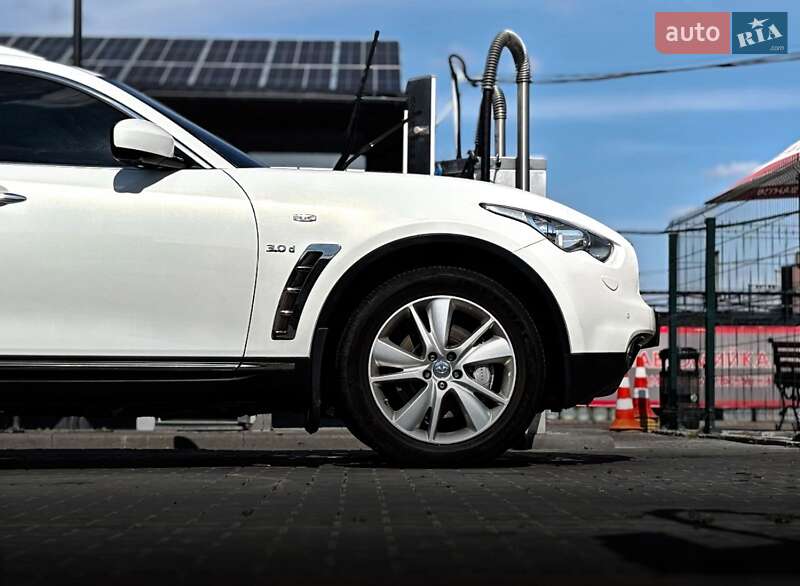 Внедорожник / Кроссовер Infiniti QX70 2014 в Виннице