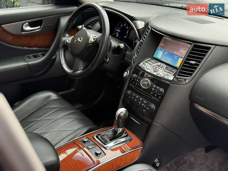 Позашляховик / Кросовер Infiniti QX70 2013 в Вінниці