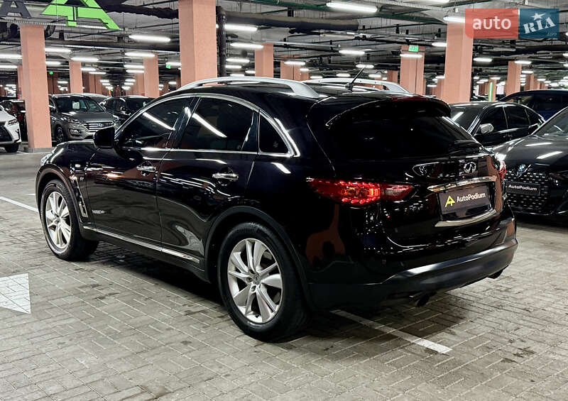 Позашляховик / Кросовер Infiniti QX70 2014 в Києві