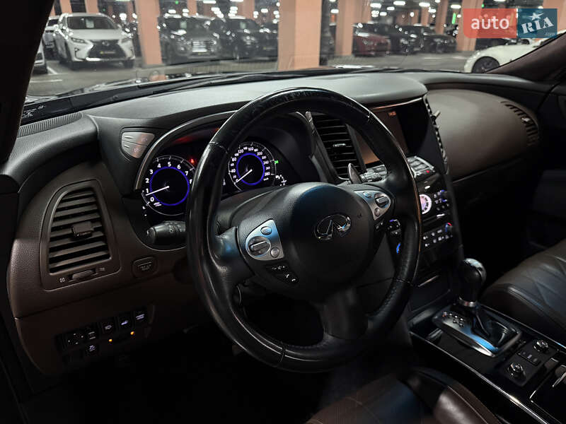 Позашляховик / Кросовер Infiniti QX70 2014 в Києві