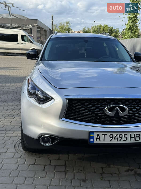 Внедорожник / Кроссовер Infiniti QX70 2013 в Ивано-Франковске