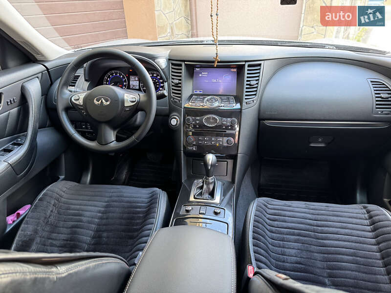 Внедорожник / Кроссовер Infiniti QX70 2013 в Ивано-Франковске