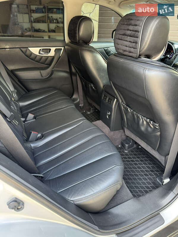 Внедорожник / Кроссовер Infiniti QX70 2013 в Ивано-Франковске