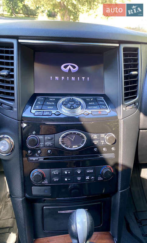 Внедорожник / Кроссовер Infiniti QX70 2013 в Киеве