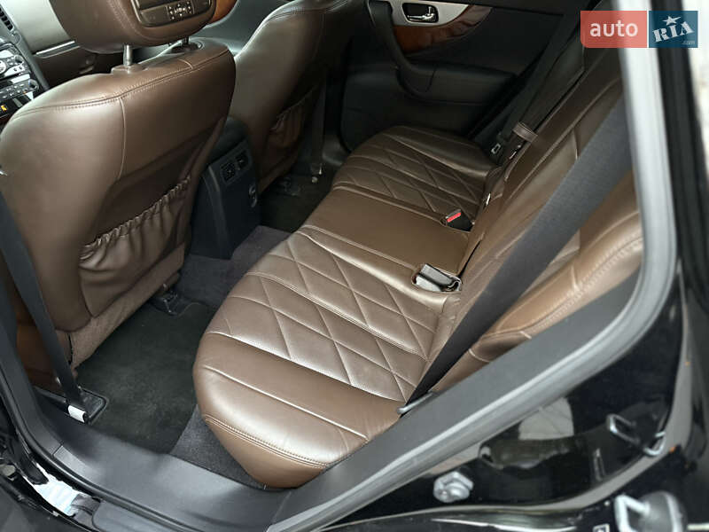 Внедорожник / Кроссовер Infiniti QX70 2016 в Львове фото 39 Внедорожник / Кроссовер Infiniti QX70 2016 в Львове
