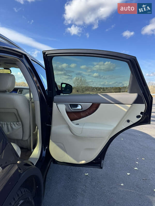 Внедорожник / Кроссовер Infiniti QX70 2013 в Харькове