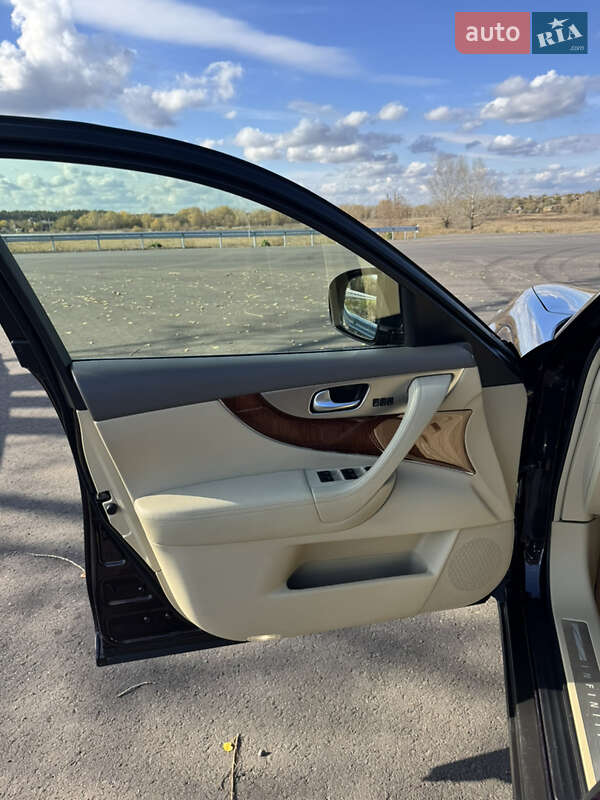 Внедорожник / Кроссовер Infiniti QX70 2013 в Харькове