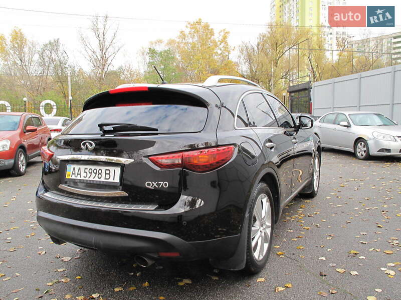 Позашляховик / Кросовер Infiniti QX70 2013 в Києві