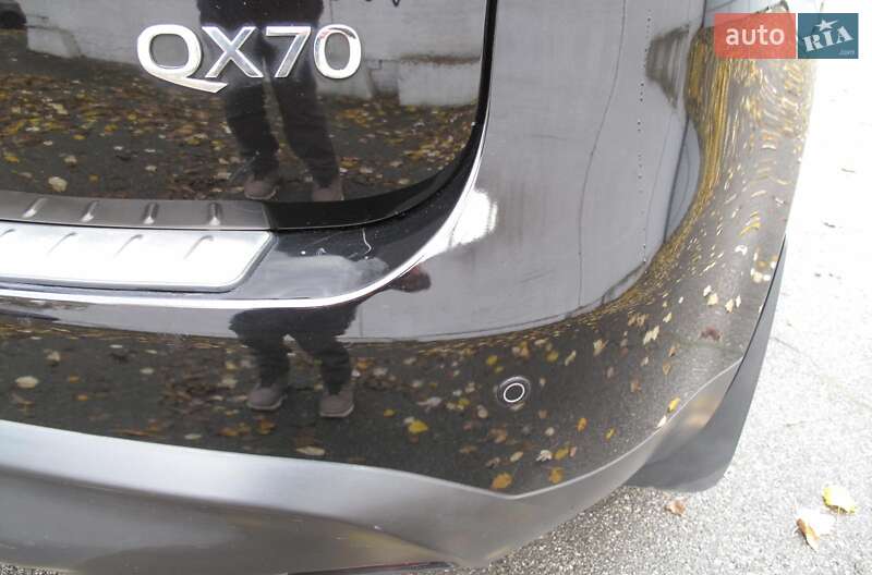 Позашляховик / Кросовер Infiniti QX70 2013 в Києві