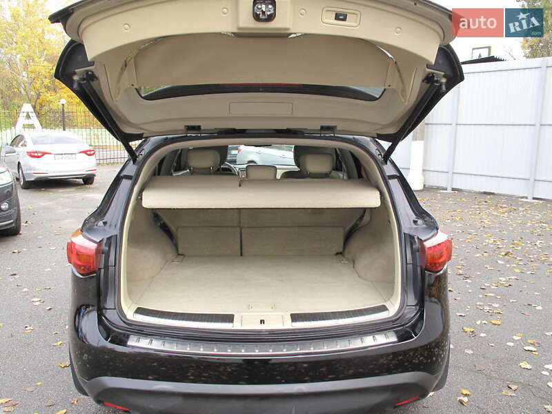 Позашляховик / Кросовер Infiniti QX70 2013 в Києві