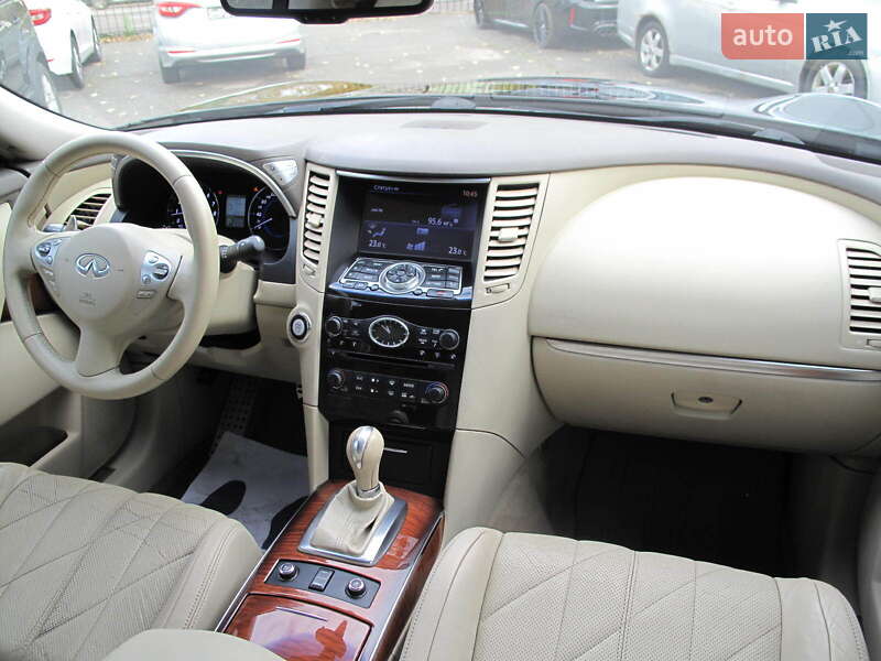 Позашляховик / Кросовер Infiniti QX70 2013 в Києві