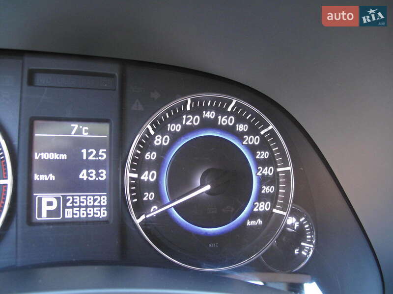 Позашляховик / Кросовер Infiniti QX70 2013 в Києві