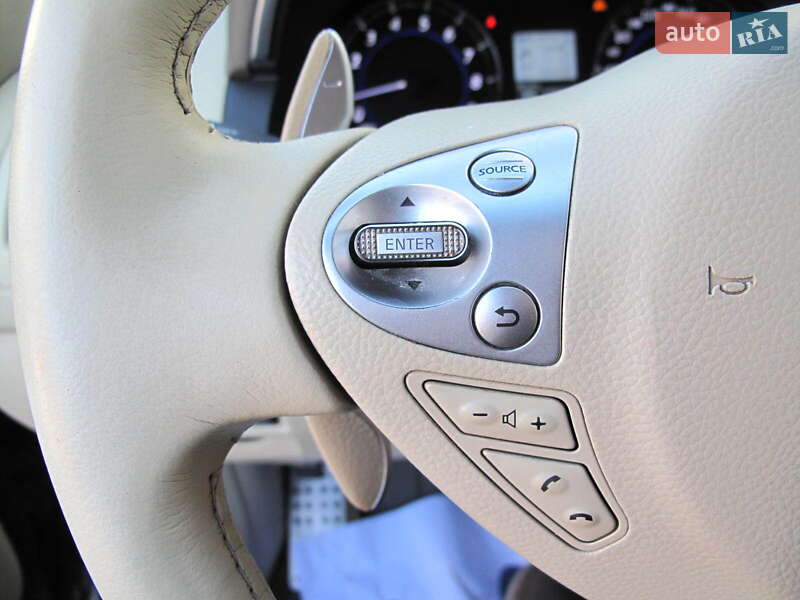 Позашляховик / Кросовер Infiniti QX70 2013 в Києві