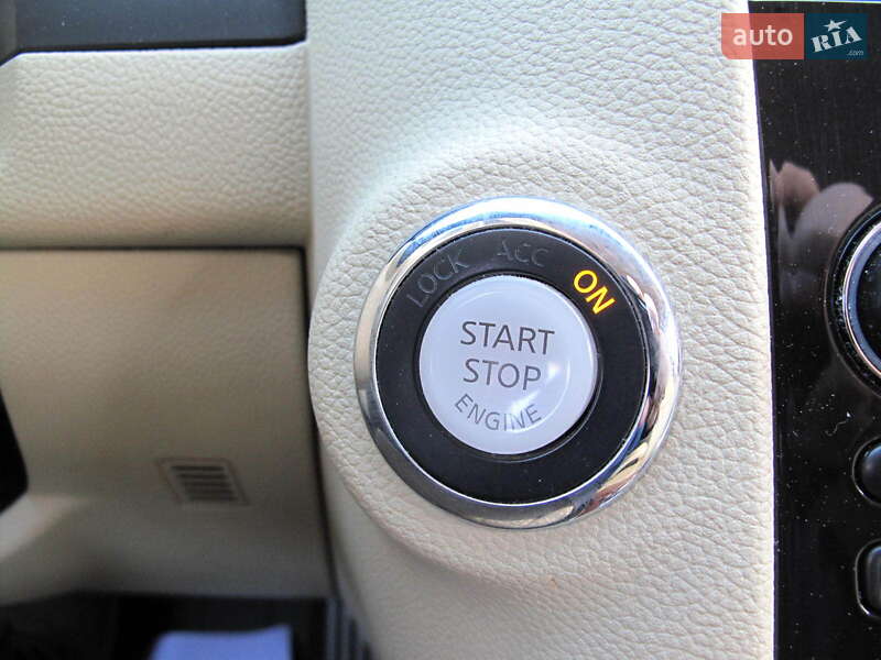 Позашляховик / Кросовер Infiniti QX70 2013 в Києві