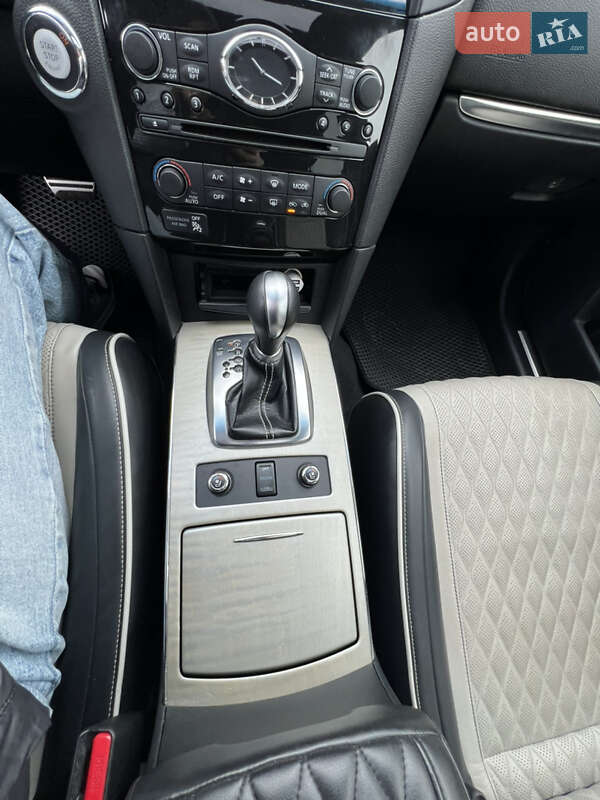 Внедорожник / Кроссовер Infiniti QX70 2017 в Одессе